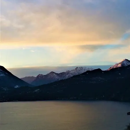 Casa Di Silva Tra Monti E Laghi Perledo 펜션 Regoledo