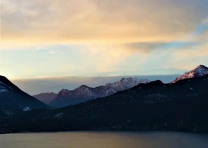 Casa Di Silva Tra Monti E Laghi Perledo Hébergement de vacances Regoledo